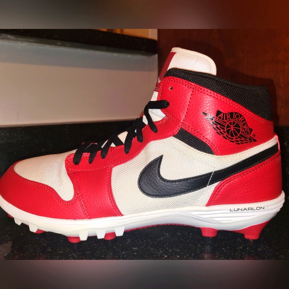 Deadstock Air Jordan 1 Chicago Football Cleats